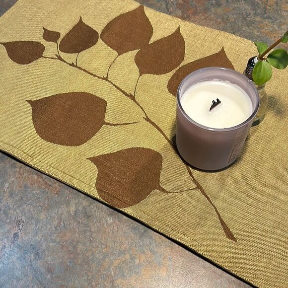 TAG LTD Table Runner. brown Leaves Fall - Picture 3 of 5